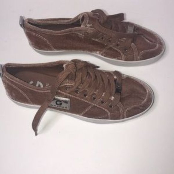 G by Guess Dusty Rose Velvet Sneakers - Picture 3 of 6